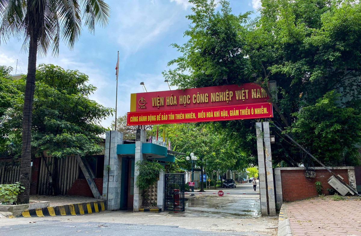 Quận Bắc Từ Liêm có một cơ sở, là Viện Hoá học công nghiệp Việt Nam, địa chỉ tại phường Phúc Diễn, diện tích hơn 30.000 m2.