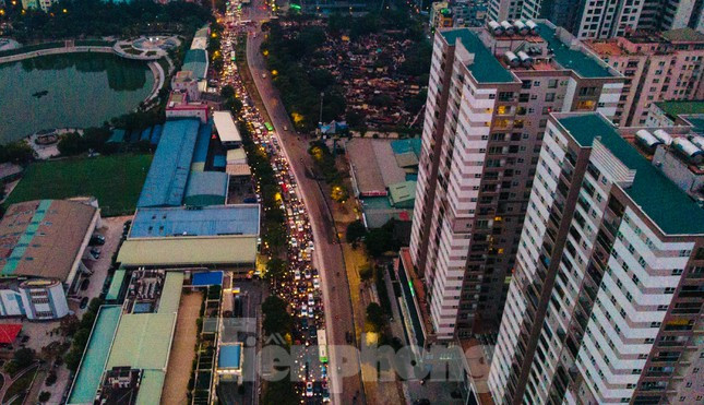 Tuyến đường thường xuyên xảy ra ùn tắc, kẹt xe nghiêm trọng vào các khung giờ cao điểm.