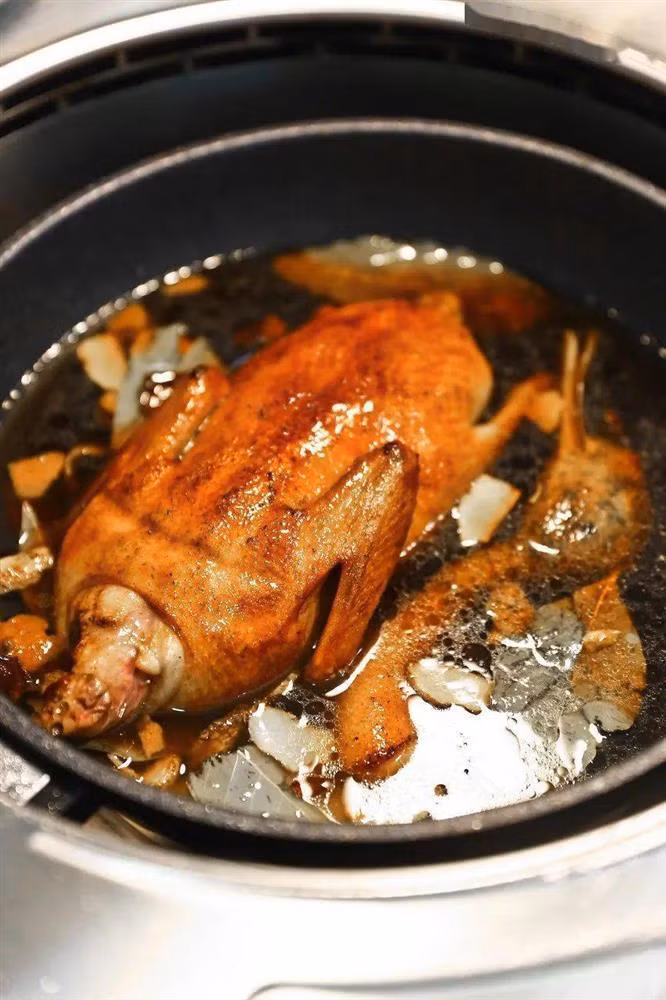 Thu hau nhu ai cung vut nhung nguoi Trung Quoc xem nhu bau vat-Hinh-5