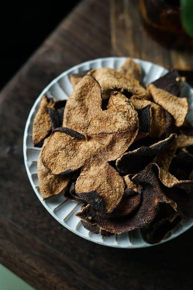 Thu hau nhu ai cung vut nhung nguoi Trung Quoc xem nhu bau vat