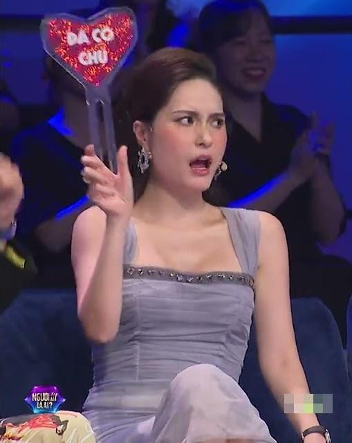 Tran Thanh mac 'sexy' hon ca 3 nu co van 'Nguoi Ay La Ai'-Hinh-4