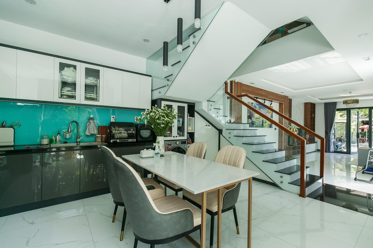 Nhà phố thiết kế hiện đại với không gian rợp cả trời xanh mát - Hình 17 Nha pho thiet ke hien dai voi khong gian rop ca troi xanh mat-Hinh-17