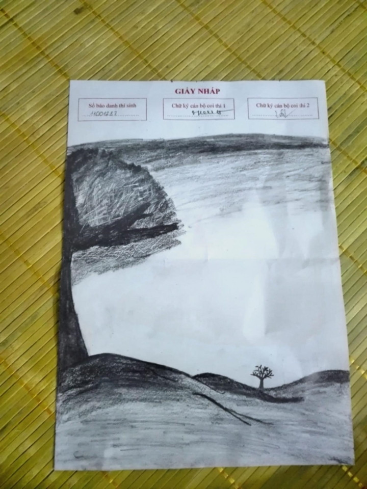 Khi bạn đi thi nhưng vẫn còn dư giờ để ngồi vẽ.