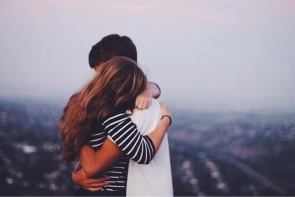 Me don than lay trai tan, dem tan hon bat ngo voi bo me chong-Hinh-2