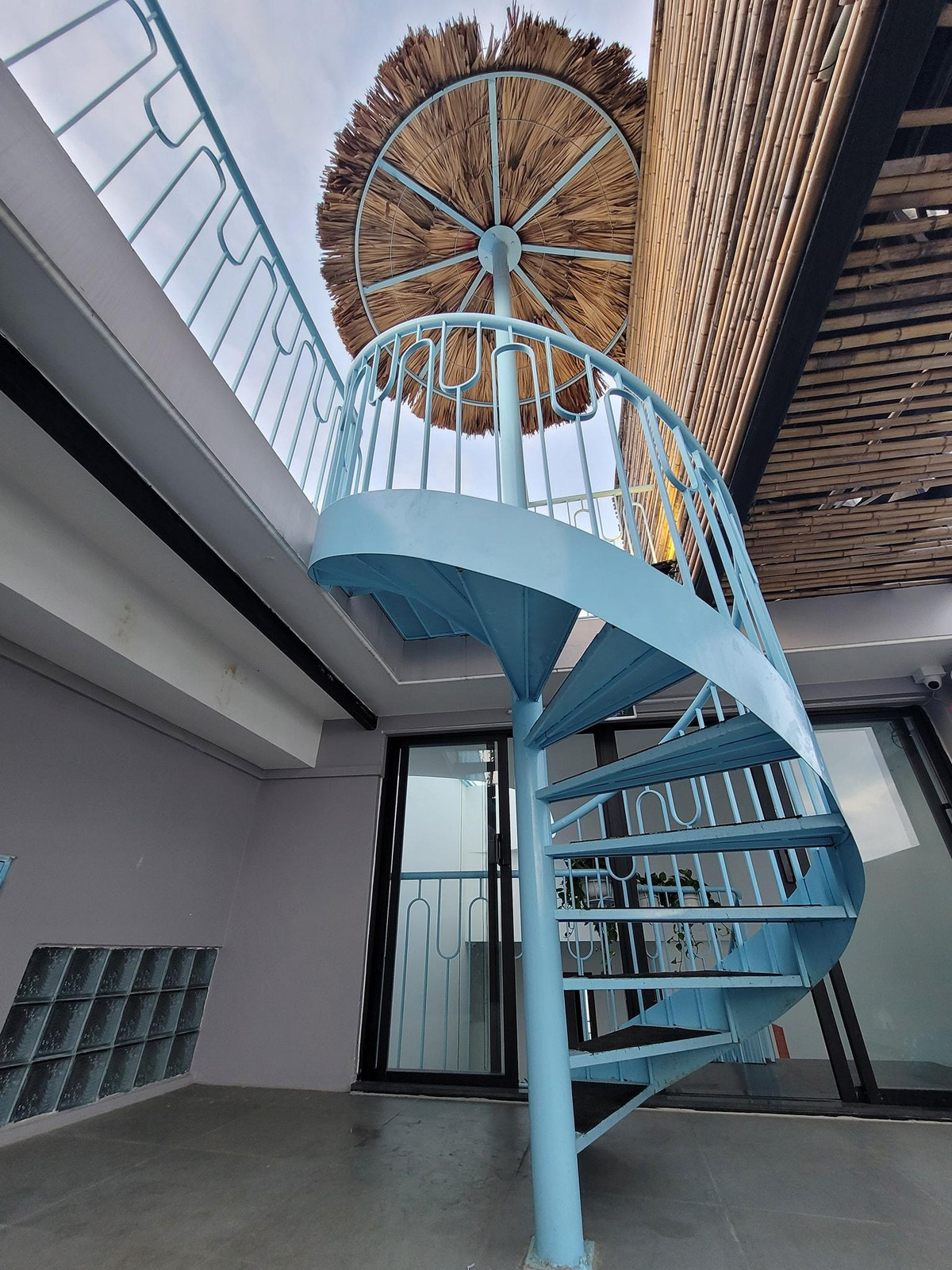 Ngoi nha me cung tren manh dat meo, xay trong 3 nam-Hinh-28