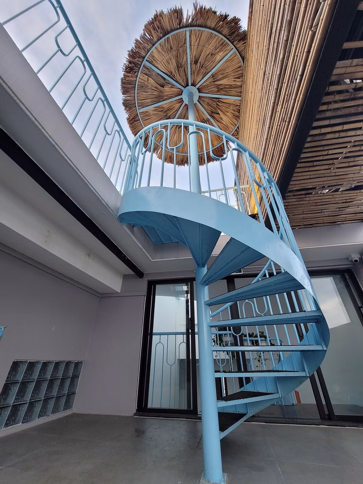 Ngoi nha me cung tren manh dat meo, xay trong 3 nam-Hinh-28