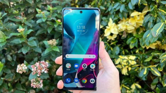 Top 5 smartphone tam trung tot nhat nam 2022-Hinh-5