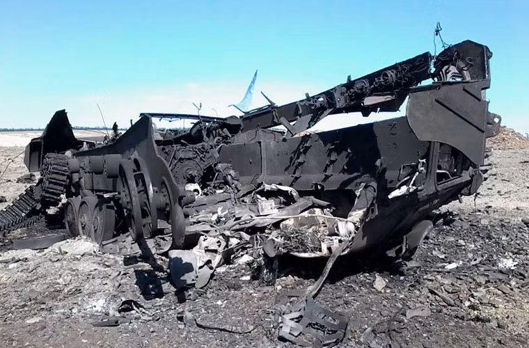 Ảnh dưới đây là minh chứng rõ ràng nhất, phần thân chỉ còn trơ khung, không rõ hình hài.