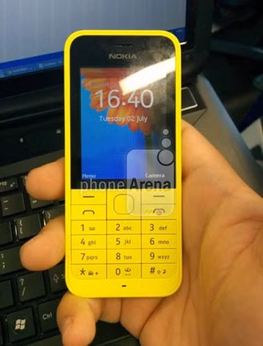 Nokia lại sắp tung ra điện thoại thường mới. Chiếc điện thoại này có tên mã Nokia R, có màn hình 2,4 inch, độ phân giải 240X320 px, RAM 16Mb, có hỗ trợ đài FM, MP3. Điện thoại sở hữu camera 2 Mp và chạy hệ điều hành của Nokia.