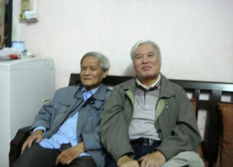 Anh hùng Lao động Nguyễn Tử Ánh (trái) và TS địa vật lý Nguyễn Trọng Nga.