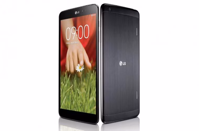 LG G Pad 8.3. Hãng điện tử Hàn Quốc quyết định sử dụng chất liệu vỏ nhôm thay vì nhựa cho sản phẩm của mình. Đặc biệt, việc có khả năng kết nối mạnh mẽ với những chiếc di động chạy Android khác làm cho sản phẩm này trở thành một sự lựa chọn khả thi đối với nhiều phân khúc người dùng hơn. Thứ hạng chưa cao trên bảng xếp hạng này của LG G Pad 8.3 chủ yếu do sự sụt giảm pin nhiều hơn so với những gì người dùng mong đợi, cộng thêm việc giao diện nhiều lớp có thể khiến bạn cảm thấy sao nhãng khi làm việc.