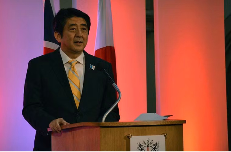 Nhật: để rò rỉ thông tin có thể bị từ 10 năm. Nhật đã thông qua một đạo luật tăng cường hình phạt cho những phóng viên và nhân viên chính phủ để rò rỉ thông tin mật. Theo đó, mức phạt với những người tiếp cận thông tin mật quốc gia mà để lộ là 10 năm, trong khi các phóng viên và những nhân viên tư sẽ bị tù 5 năm nếu cố tìm hiểu về bí mật quốc gia thông qua những phương pháp "không thích hợp”.