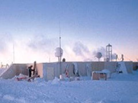 Trạm quan sát và nghiên cứu Dome Fuji của Nhật Bản tại Nam Cực