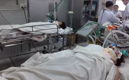 Hai trong số các nạn nhân đang rất nguy kịch tại Khoa hồi sức BV Chợ Rẫy.