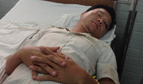 Nạn nhân Trần Thanh Phong kể lại vụ tai nạn. Cha của anh, ông Trần Văn Hải đã tử vong cùng tài xế và 2 người khác.