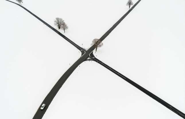 Thụy sỹ vốn khá nổi tiếng với các khu trượt tuyết và cảnh đẹp trong mùa tuyết rơi. Tất nhiên bức ảnh chụp từ trên cao về "thành phố lạnh cóng" Sottens này cũng không khiến người ta thất vọng (ảnh chụp tháng 4/2019).