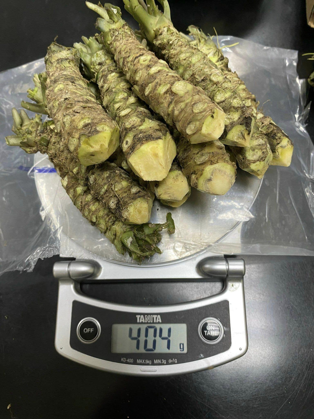 Trong cay gia vi, nguoi dan ong thu hoach cu ban 6 trieu/kg-Hinh-3