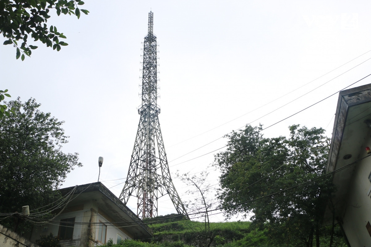 Nhung nguoi noi song phat thanh tren dinh Pha Din o Son La