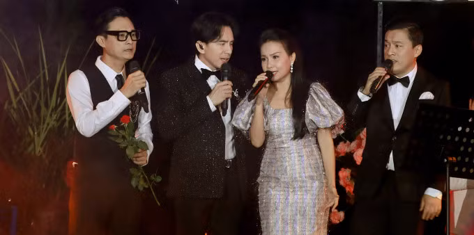 Nam ca sĩ nổi tiếng ly hôn vợ đại gia, U50 giàu kếch xù - Hình 4 Nam ca si noi tieng ly hon vo dai gia, U50 giau kech xu-Hinh-4