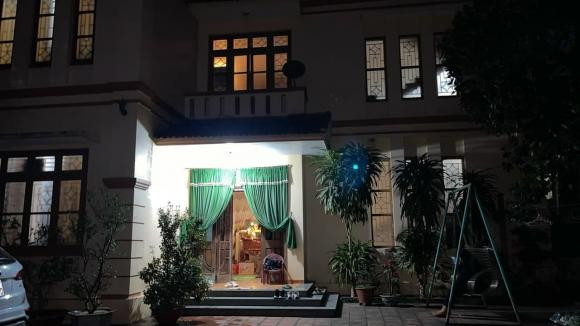 ăn nhà mang dáng dấp cổ kính, gợi cảm xúc yên tĩnh, yên bình mỗi khi đêm về.