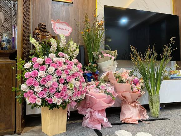 hỉ hé lộ một phần rất nhỏ, nhưng khán giả đủ hiểu Quách Thu Phương đang có một cuộc sống yên bình, đầy đủ