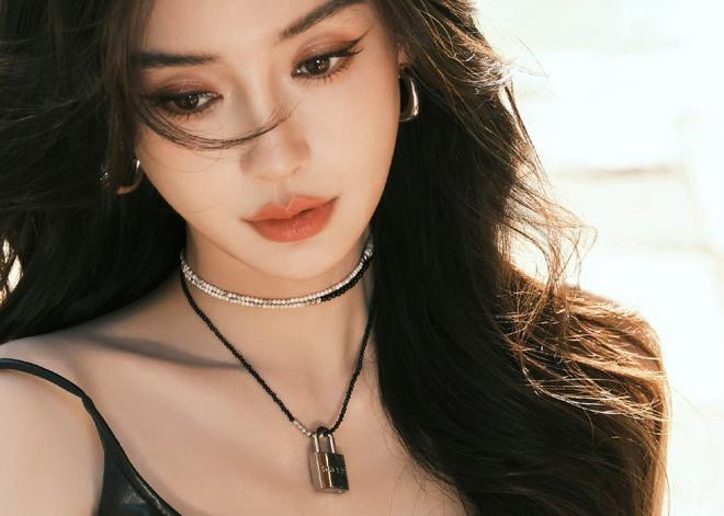 Nhan sac Angelababy nam 17 tuoi dung la bau vat Cbiz-Hinh-6