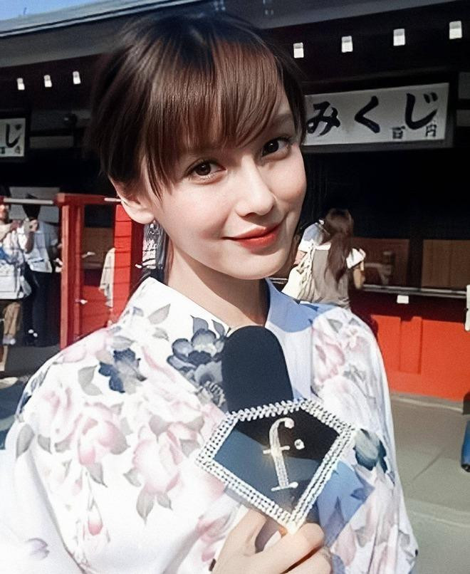 Nhan sac Angelababy nam 17 tuoi dung la bau vat Cbiz-Hinh-5