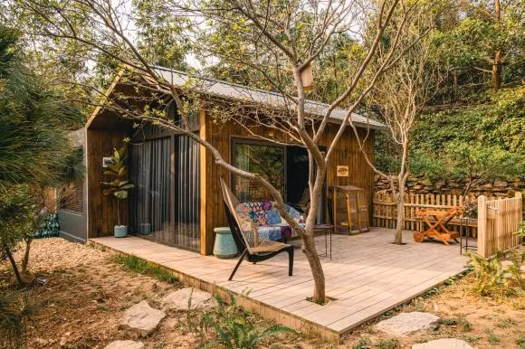 br/> Ngôi nhà nghỉ dưỡng xây dựng bên gốc mận có diện tích 30m2, tại Sóc Sơn.