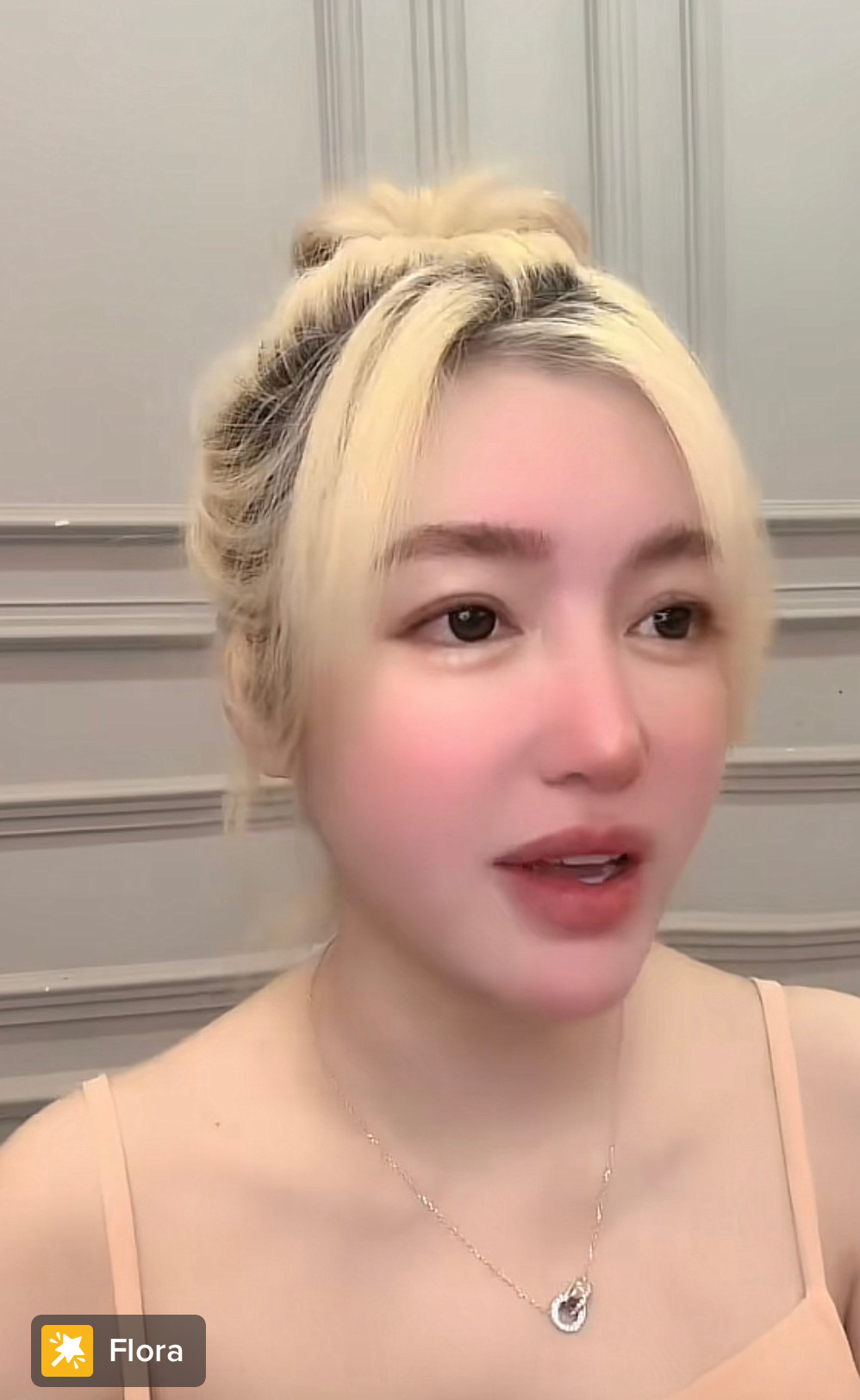 Elly Trần tố chồng Tây nuôi cả gia đình nhân tình - Hình 2 Elly Tran to chong Tay nuoi ca gia dinh nhan tinh-Hinh-2