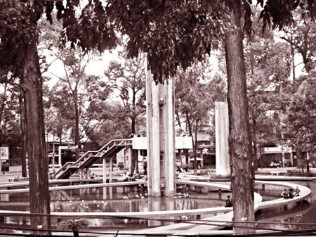 Hồ Con Rùa ngày nay.