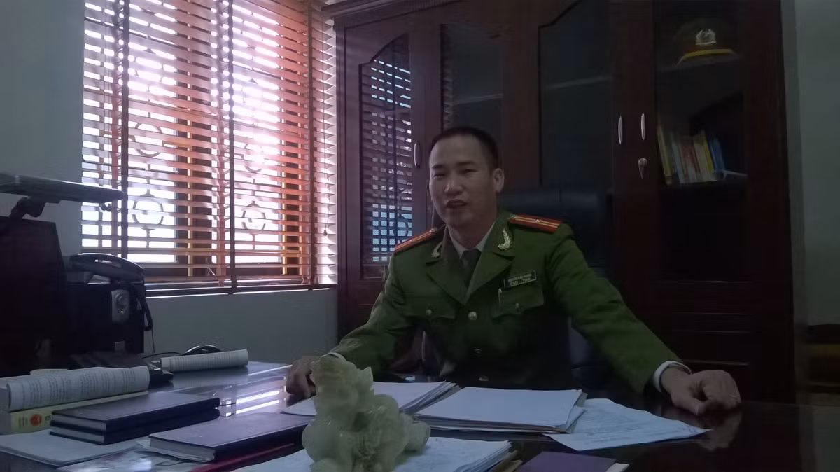 Phó trưởng CA huyện Yên Mỹ, đồng chí Nguyễn Văn Giang, trao đổi với PV Kiến Thức.