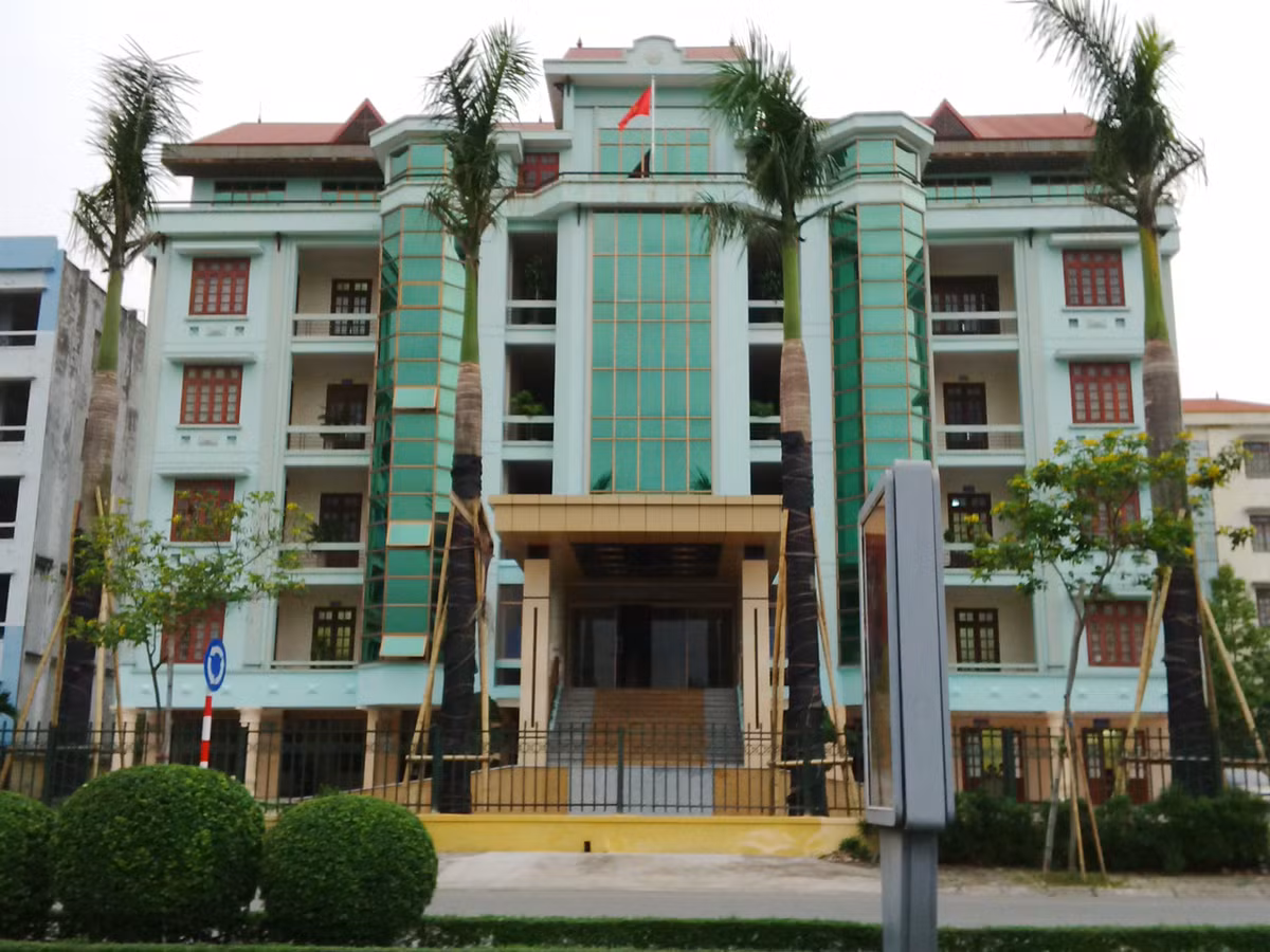 Trụ sở của Sở xây dựng tỉnh Hải Dương trông cũng rất bề thế, mới mẻ.