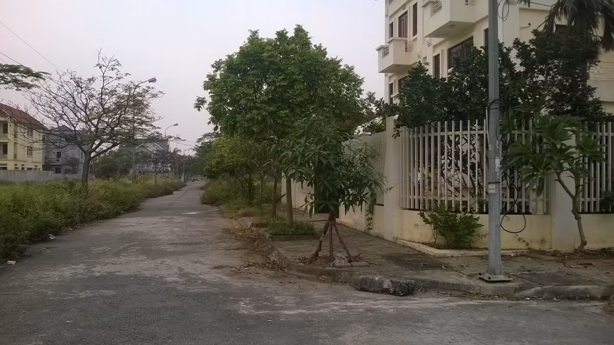 "Khi họ đến thuê thì họ chủ động lắp đặt các hệ thống mạng, điện tử, trong đó có hệ thống camera trong nhà. Tôi thì thi thoảng mới về đây một lần, nên nhà cửa chủ yếu là họ thuê và họ quản lý", ông Hải cho biết thêm.