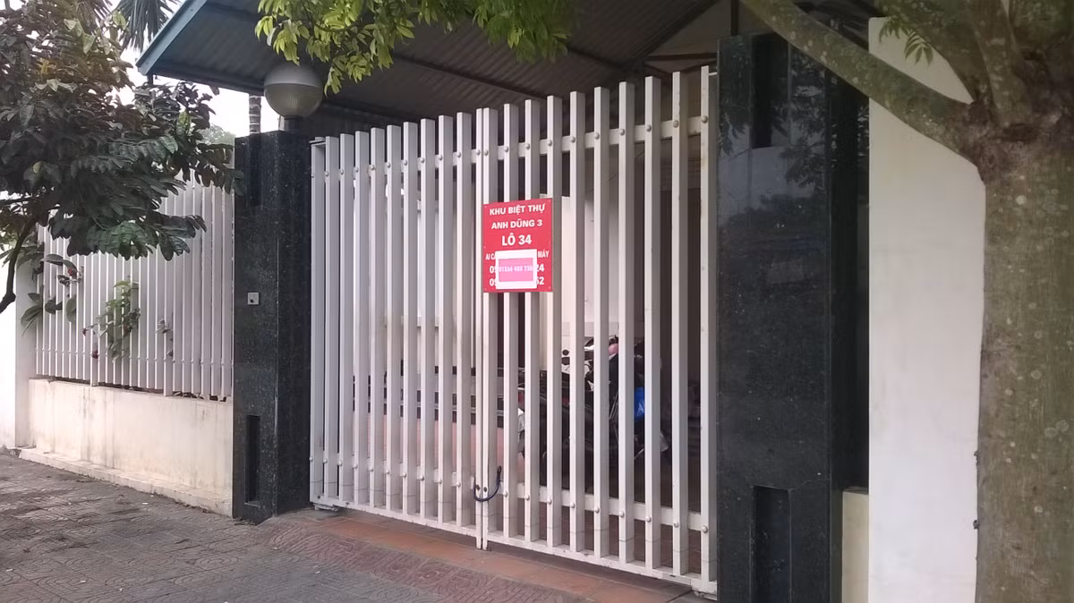 Nghi ngờ đây là nhóm đối tượng lừa đảo, Công an TP Hải Phòng đã rà soát và xác định những kẻ này đang thuê một ngôi biệt thự tại Lô 34 (khu biệt thự Anh Dũng, quận Dương Kinh, TP Hải Phòng) và thuê hai đường truyền Internet tốc độ cao. Trinh sát đã phát hiện các đối tượng thường thực hiện rất nhiều cuộc gọi (giao thức VOIP) đến các số điện thoại cố định và di động ở Trung Quốc.