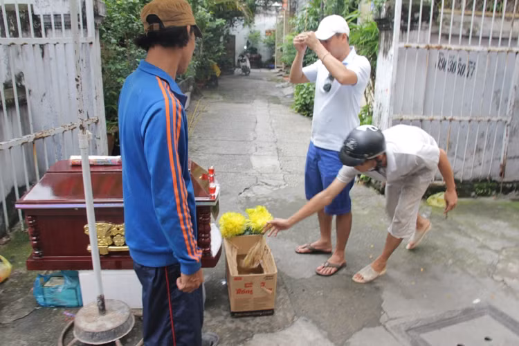 Nhiều người đã chung tay quyên góp...