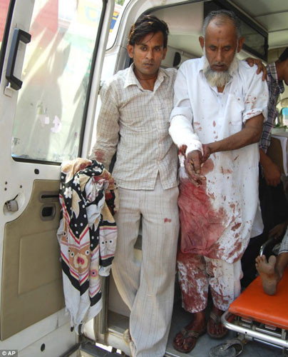 Người đứng đầu công tác xã hội dân tộc thiểu số của bang Uttar Pradesh cho biết, trong cuộc mít tinh, những người Hindu đã kêu gọi phải xử tử những kẻ Hồi giáo đã gây ra cái chết của 3 nông dân trượng nghĩa.