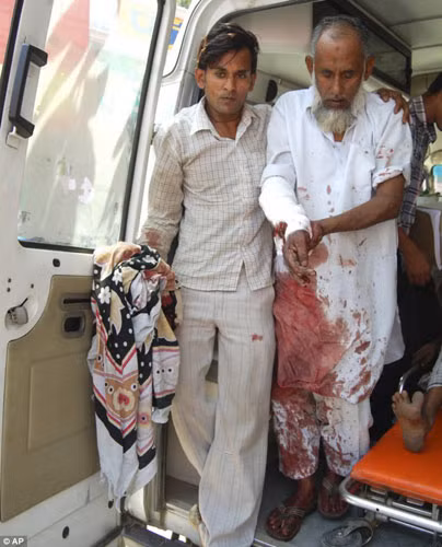 Người đứng đầu công tác xã hội dân tộc thiểu số của bang Uttar Pradesh cho biết, trong cuộc mít tinh, những người Hindu đã kêu gọi phải xử tử những kẻ Hồi giáo đã gây ra cái chết của 3 nông dân trượng nghĩa.