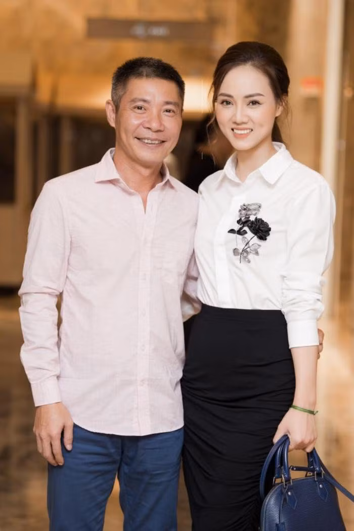 Ba xa NSND Cong Ly tiet lo noi so, dan tinh gat gu cong nhan