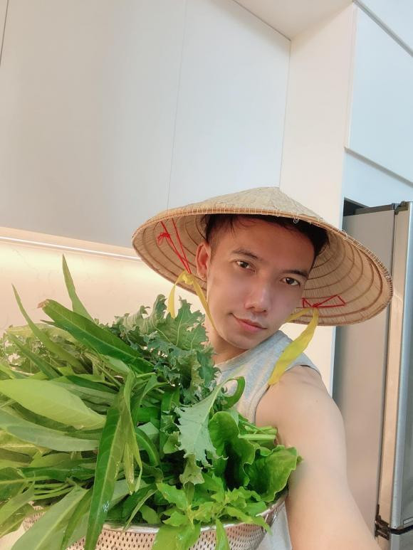 Ca si Pham Truong khoe thanh qua trong rau tren san thuong-Hinh-8