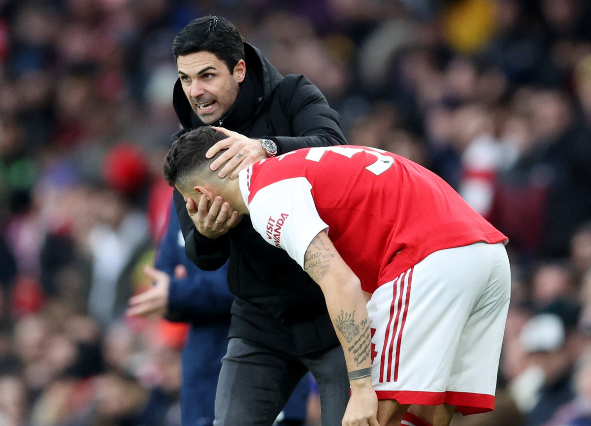 HLV Arteta khai thác được tiềm năng của những cầu thủ trẻ như Bukayo Saka hay Gabriel Martinelli và biến Arsenal thành một tập thể gắn kết. CLB thành London còn cơ hội vô địch Europa League mùa này nếu duy trì phong độ hiện tại.