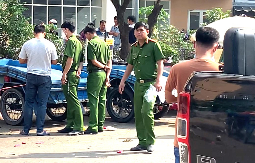 Mau thuan khi mua ban, mot nguoi bi giet tai cho dau moi Hoc Mon