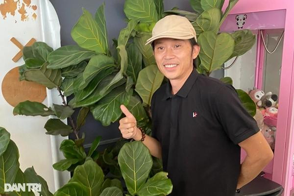 Cuoc song Hoai Linh tuoi 54: Cham chi lam vuon, thich an com ca kho-Hinh-2