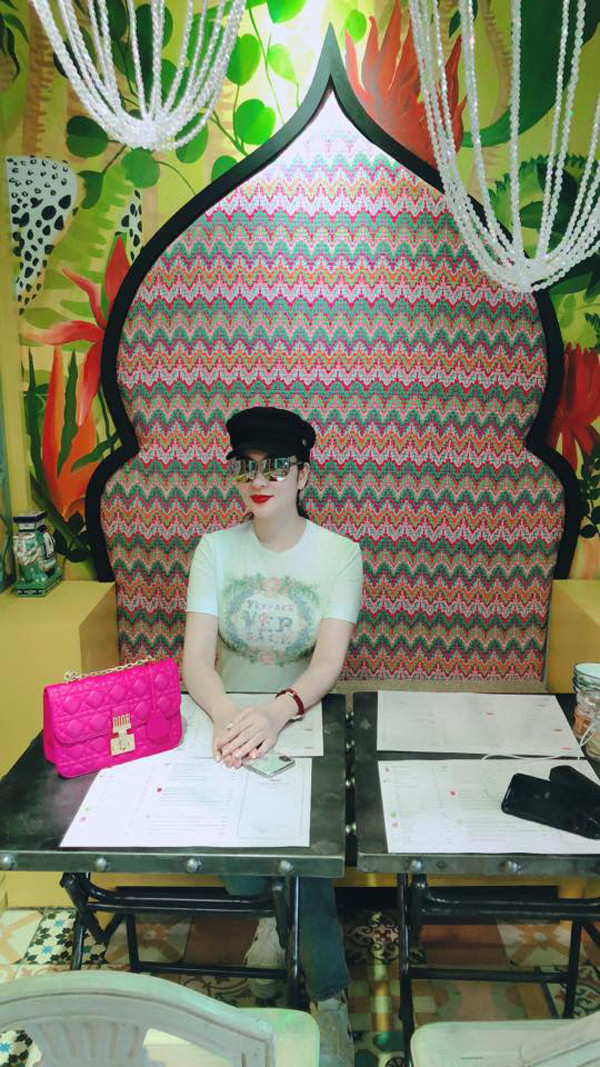 Chọn lối sống khép kín, không ồn ào, Nguyễn Thị Huyền quan niệm hạnh phúc rất giản dị là khi được bình yên và không cần mọi người phải biết đến. Thỉnh thoảng, Nguyễn Thị Huyền có chia sẻ chút ít hình ảnh con gái của cô. Cô bé giờ đã học hết cấp 2 trở thành thiếu nữ xinh xắn. Nhiều người tin rằng con gái Nguyễn Thị Huyền sẽ nối bước vào trở thành hoa hậu trong tương lai.