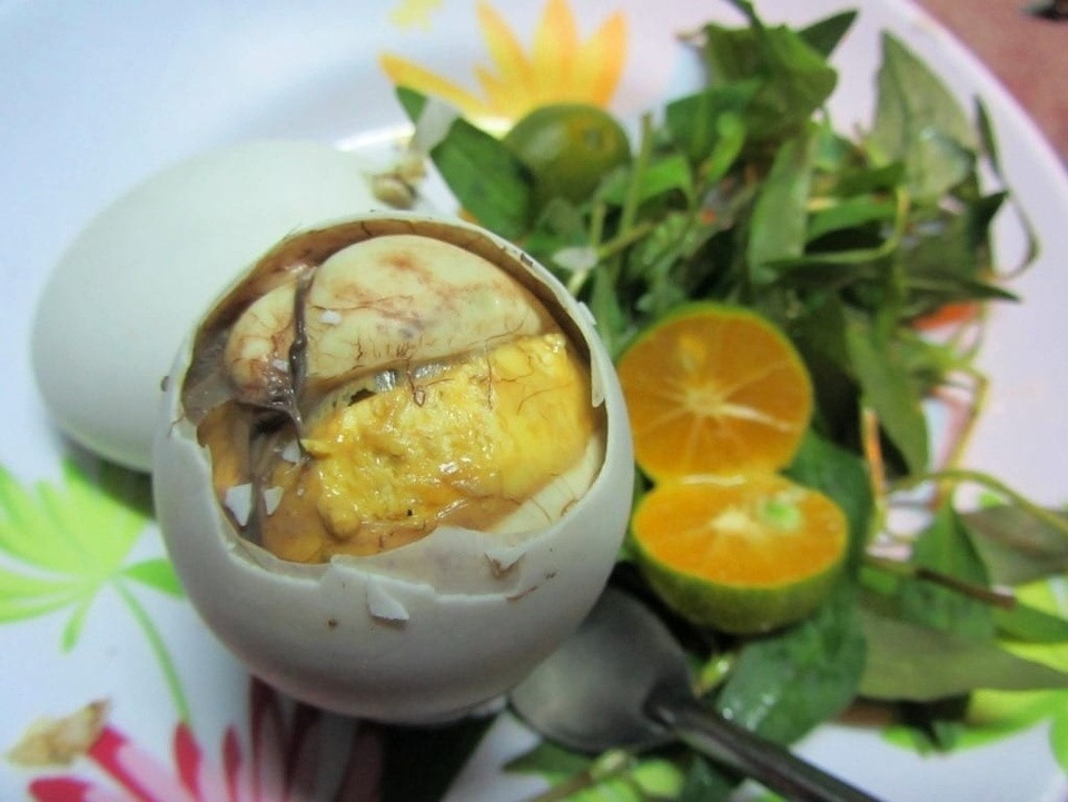 Trung vit lon rat tot nhung lai 'dai ky' voi 5 nhom nguoi sau