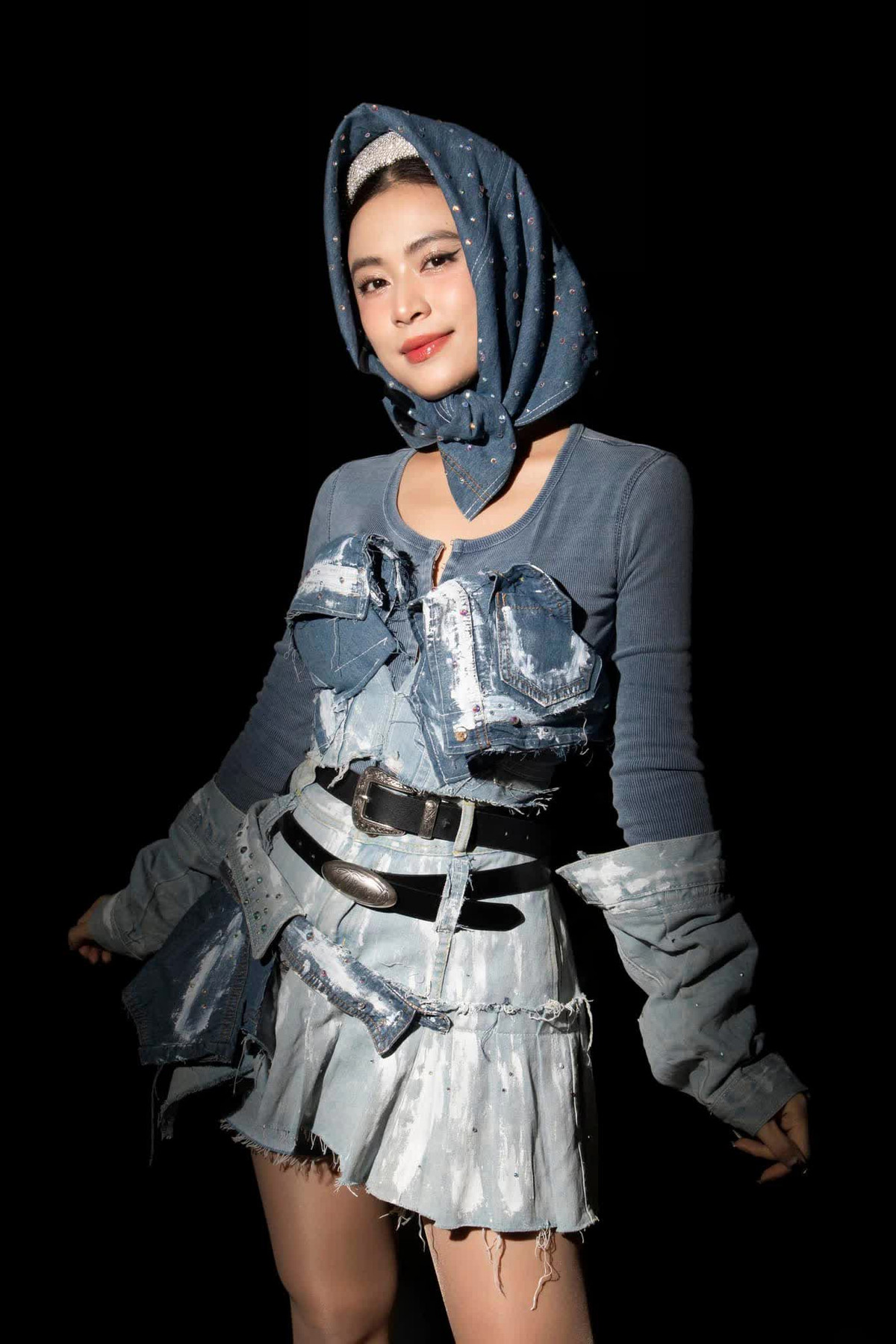 Moi quan he Hoang Thuy Linh voi Gil Le bi nghi van 