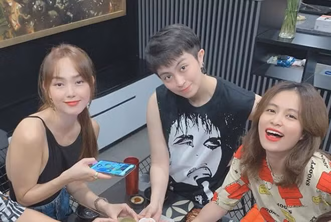 Moi quan he Hoang Thuy Linh voi Gil Le bi nghi van 