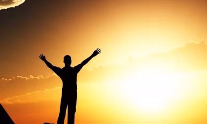 Do đó, nếu trong nhà xuất hiện những hiện tượng trên thì xin chúc mừng bạn, vận may gần đây của bạn rất tốt. Bạn nên nắm bắt cơ hội để làm cho mình tốt hơn và sống một cuộc sống hạnh phúc hơn. (Thông tin trong bài chỉ mang tính tham khảo).