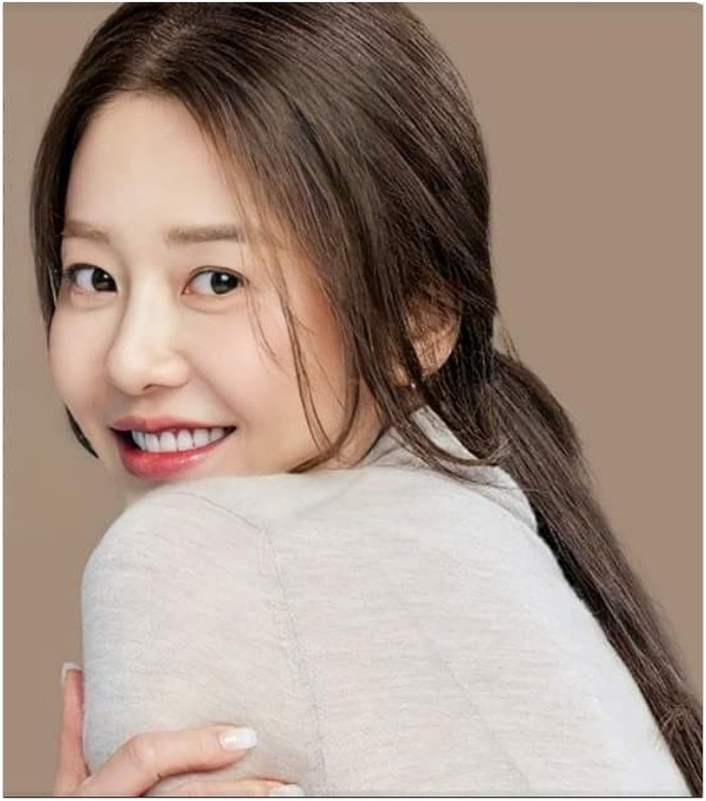 Doi bi kich cua cuu A hau Han Quoc voi thieu gia giau co