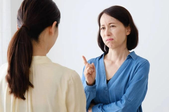 Con dau nhieu lan thoai mai ngu tren giuong cua vo chong toi