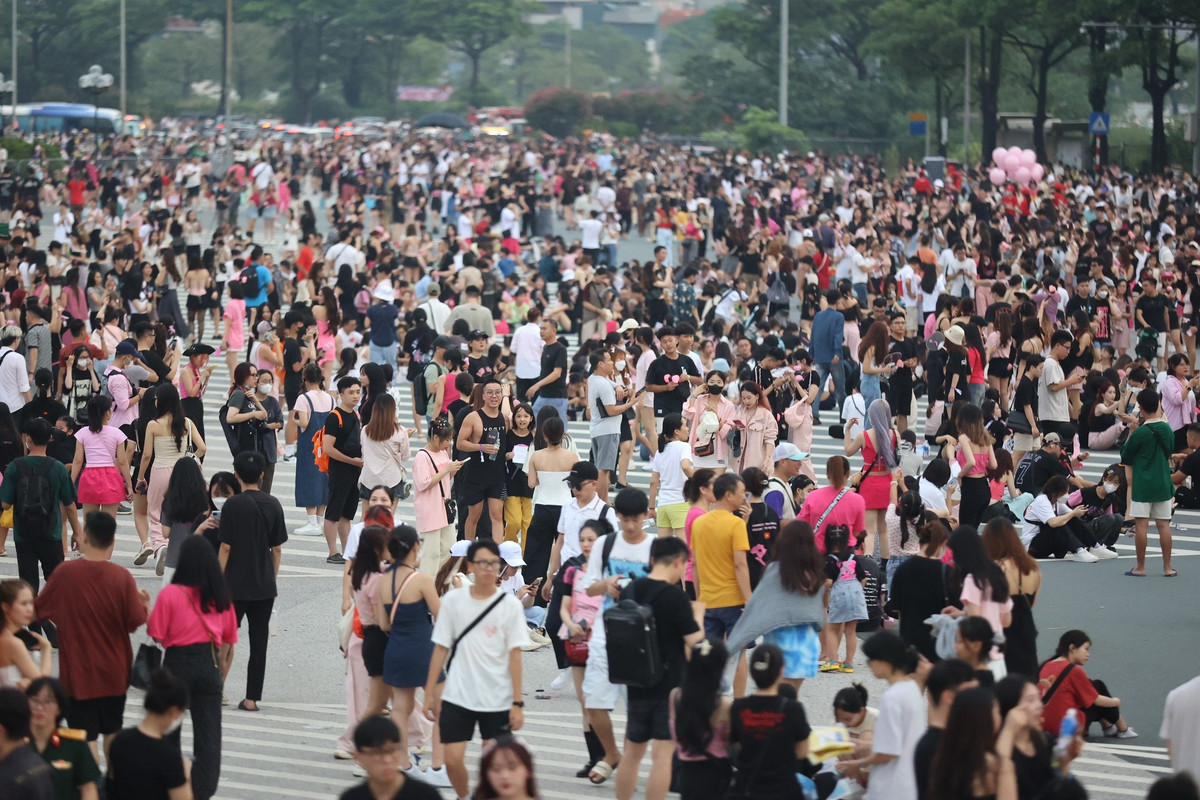 Thay gi sau con sot BlackPink o My Dinh?-Hinh-2